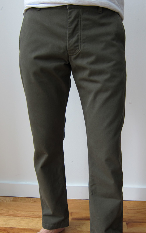 Men's olive chinos, fit image